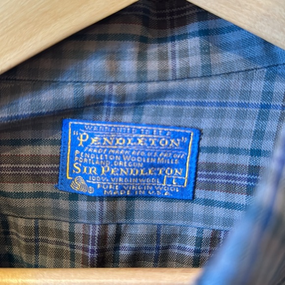 Pendleton USA 100% virgin wool, Size Large button up EUC flannel plaid light - Picture 8 of 8